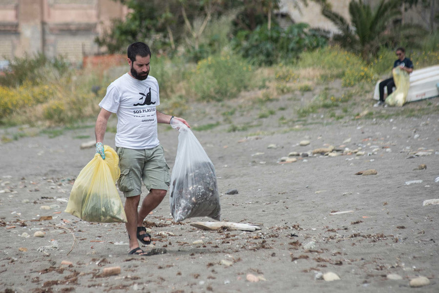 pulizia-spiaggia-napoli-mayday-(7)